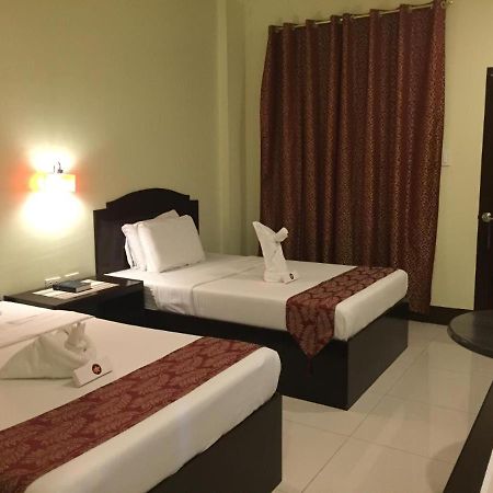Hollywood Suites General Santos City Eksteriør bilde