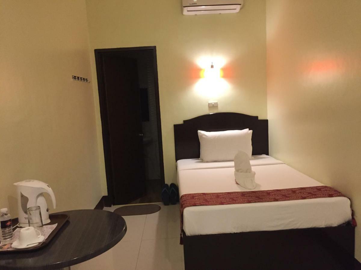 Hollywood Suites General Santos City Eksteriør bilde